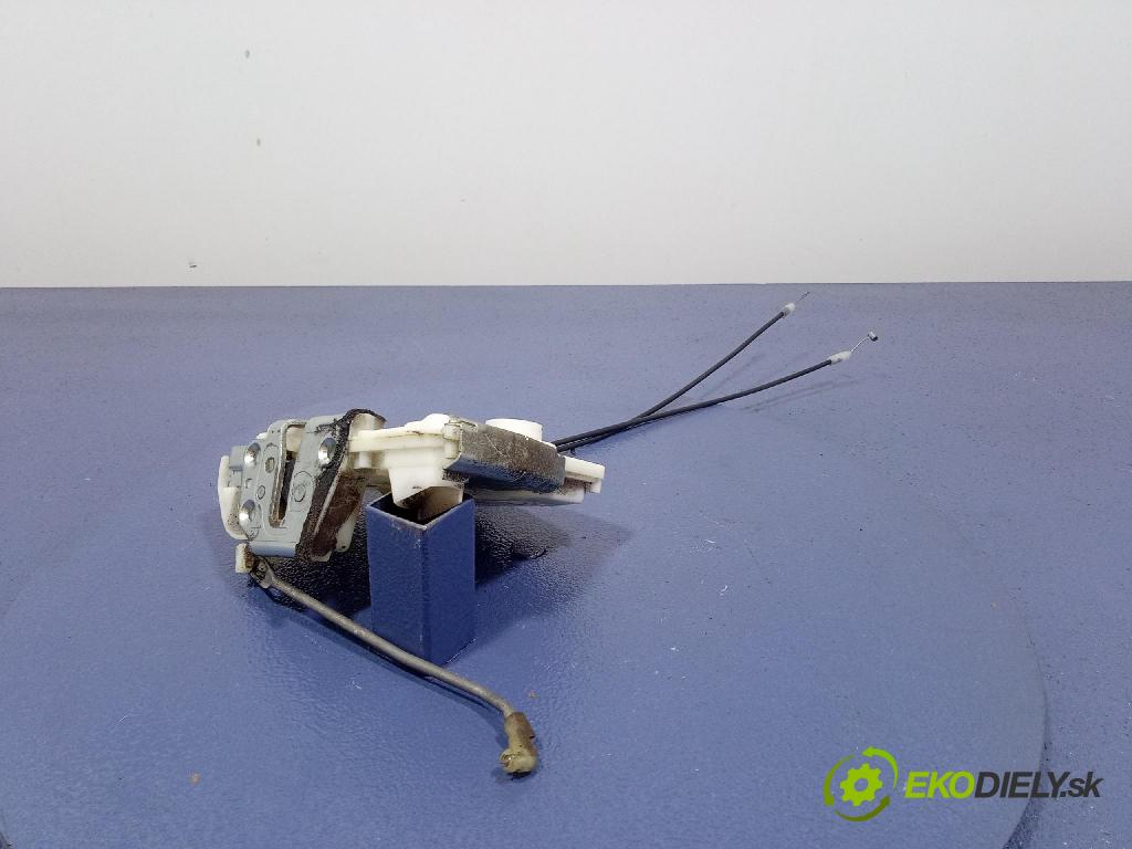 Suzuki Swift 2006 zámok dvere Predné v pravo: