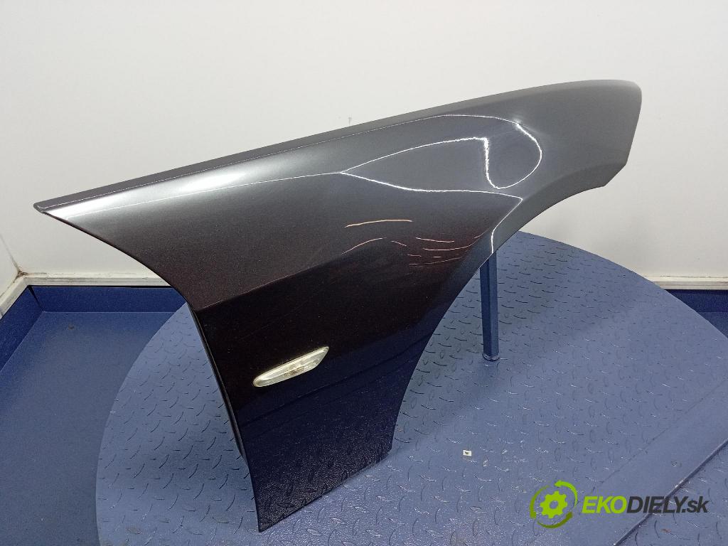 Bmw Seria 3 2006 blatník Predné v pravo: