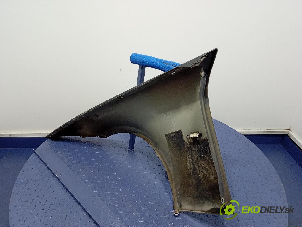 Bmw Seria 3 2006 blatník Predné v pravo: