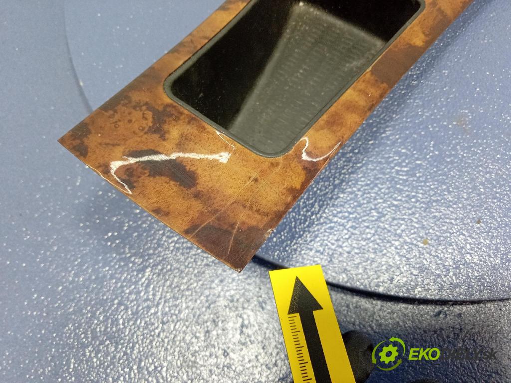 Bmw Seria 3 2006 lišta Dekoratívne: Vnútri: 7132376