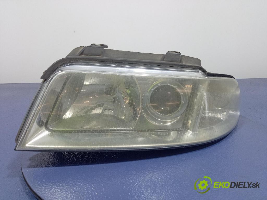 Audi A4 2000 Reflektor: Vľavo: 8D0941003