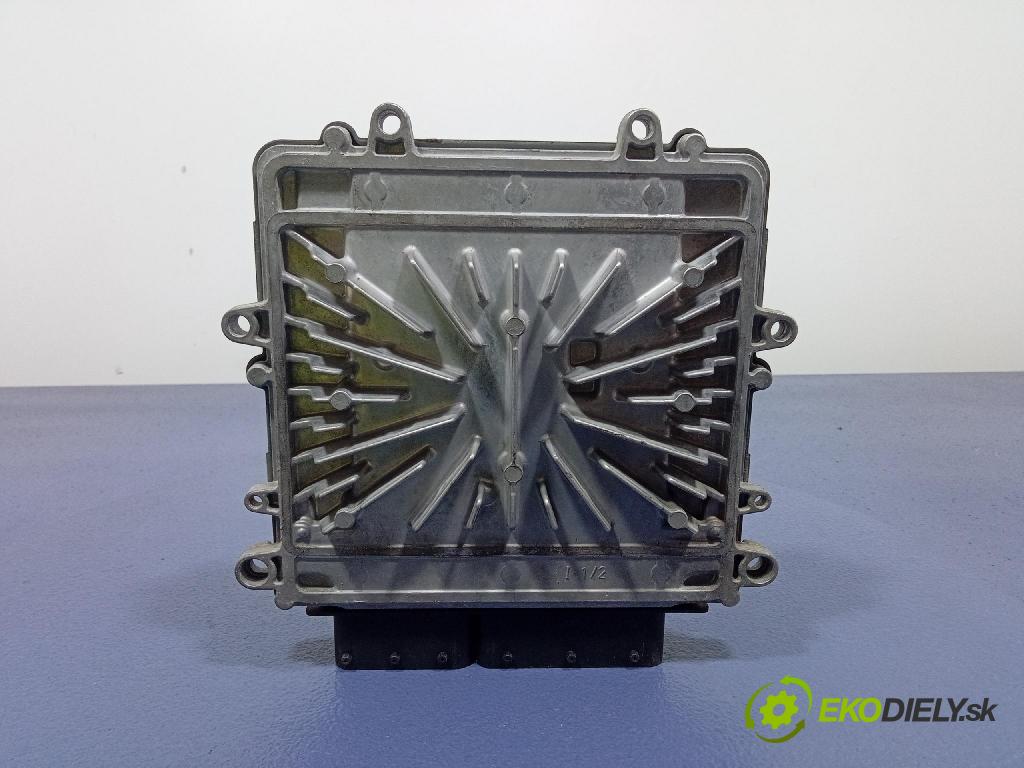 Volvo XC90 2006 riadiaca jednotka Motor: 30729826A