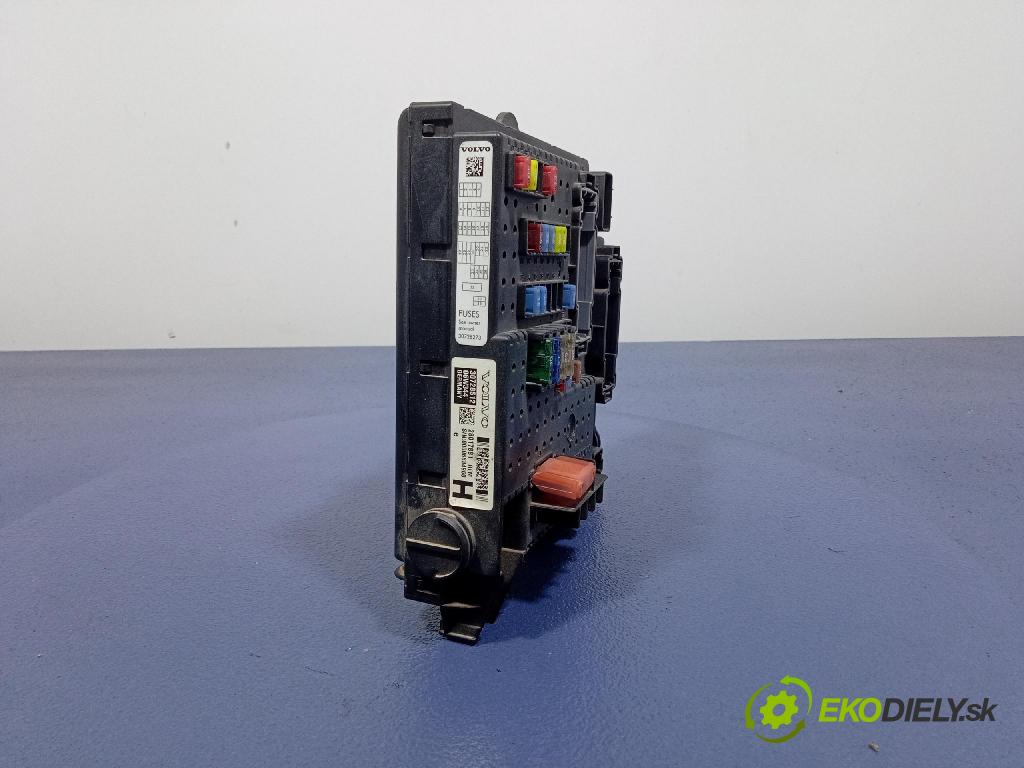 Volvo XC90 2006 skrinka Poistky: 30728512
