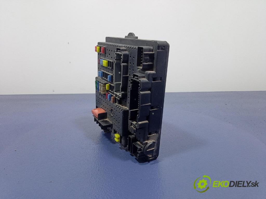 Volvo XC90 2006 skrinka Poistky: 30728512