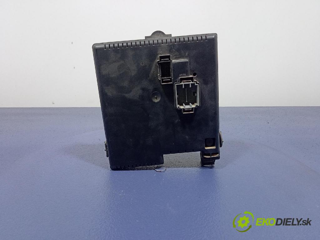 Volvo XC90 2006 skrinka Poistky: 30728512
