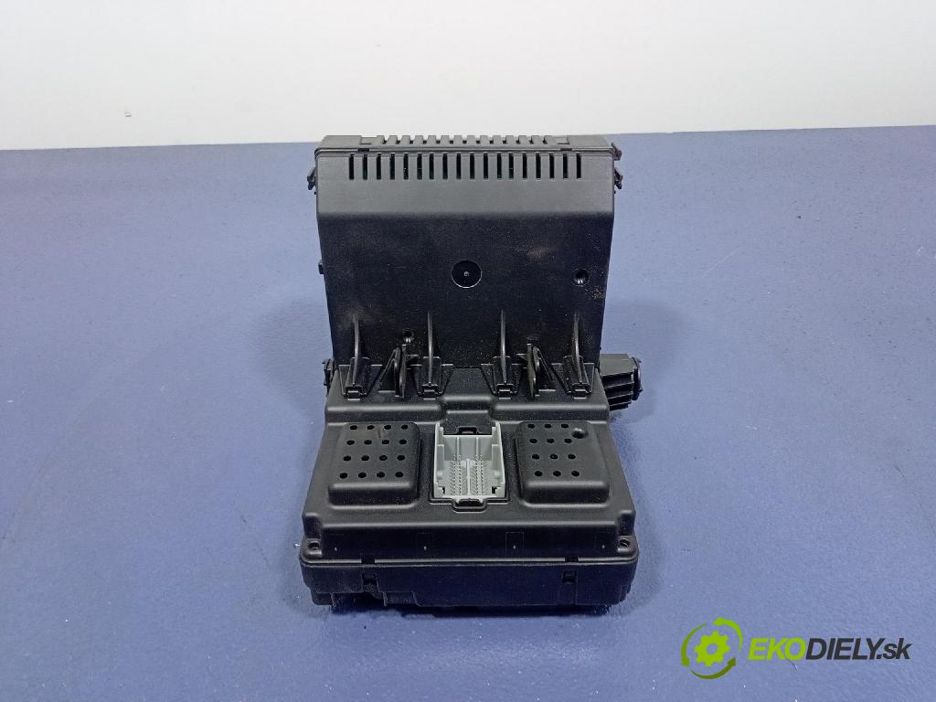 Volvo XC90 2006 skrinka Poistky: 30786476