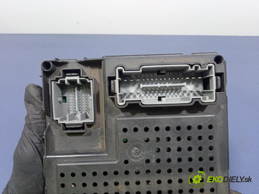 Volvo XC90 2006 skrinka Poistky: 30786476