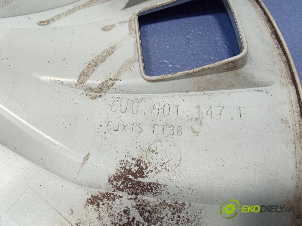 Seat Ibiza 2015 puklica kola: