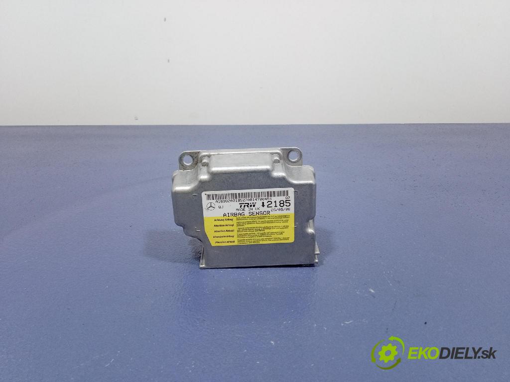 Mercedes B-Klasa 2008 kokpit,přistrojova deska