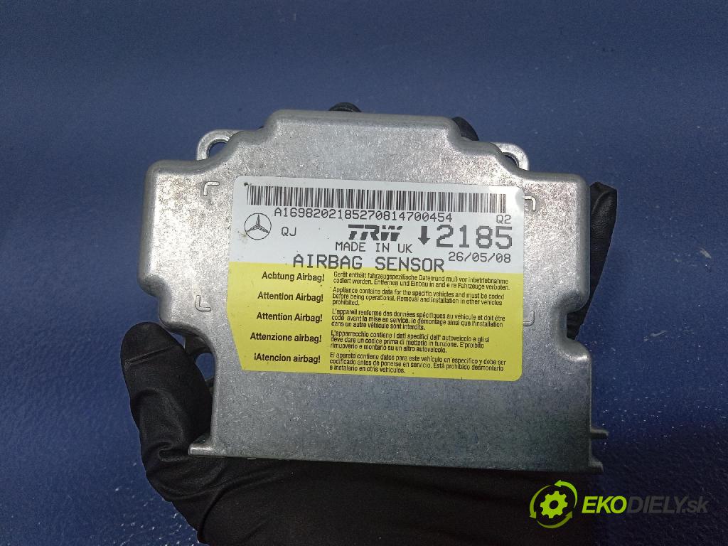 Mercedes B-Klasa 2008 kokpit,přistrojova deska