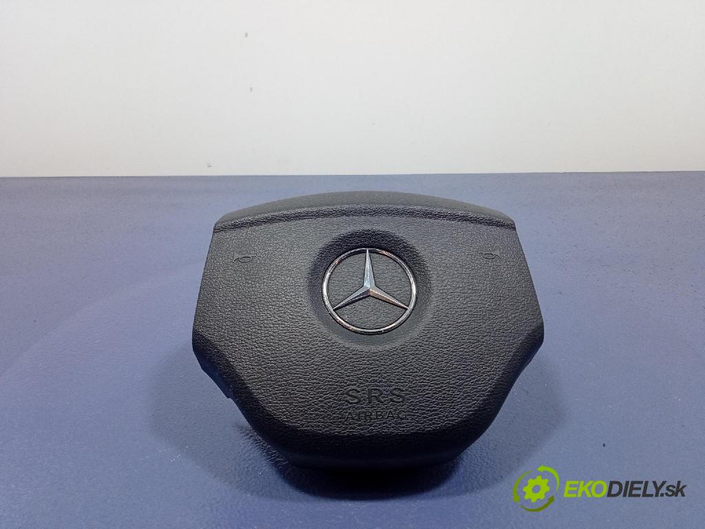 Mercedes B-Klasa 2008 kokpit,přistrojova deska