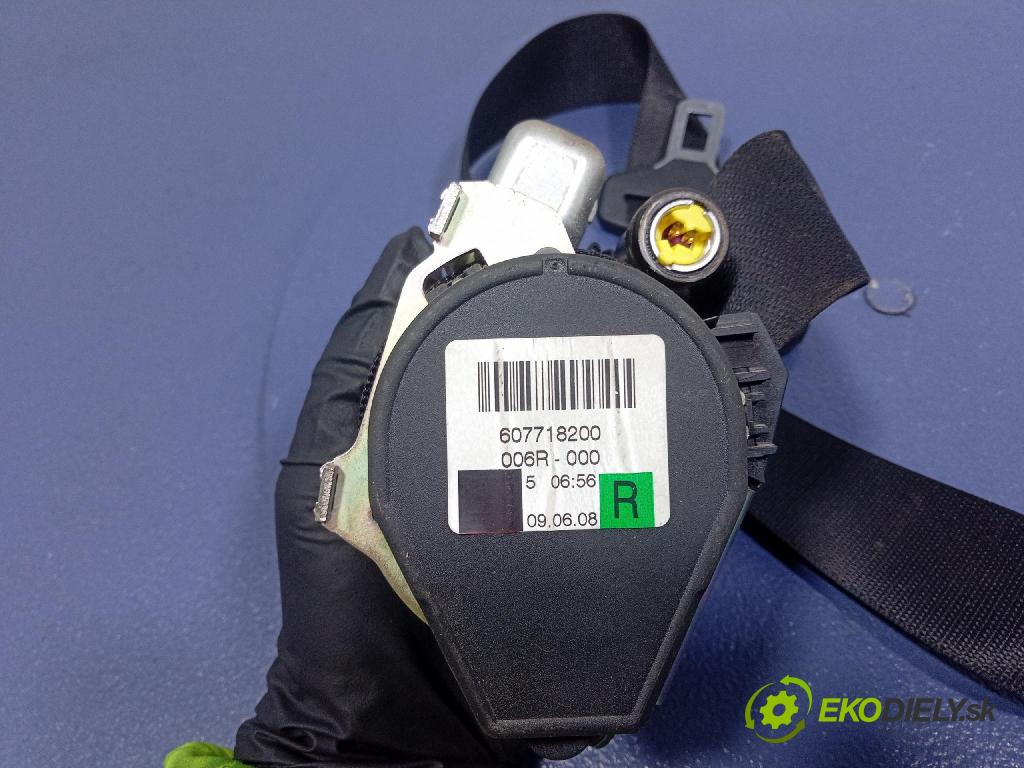 Mercedes B-Klasa 2008 kokpit,přistrojova deska