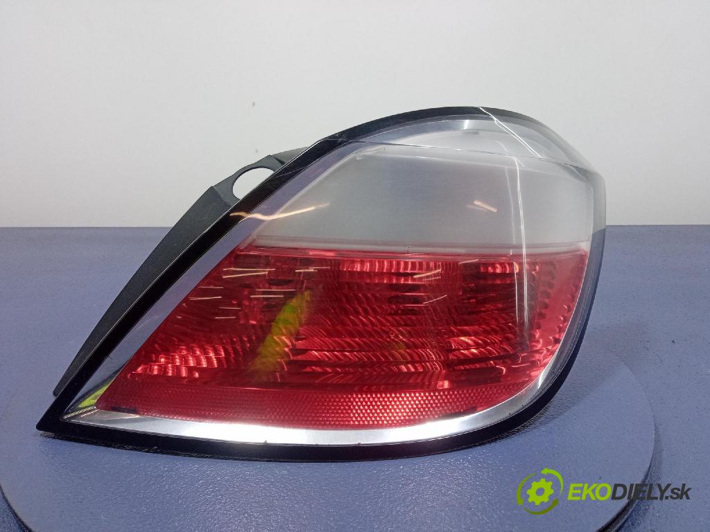 Opel Astra 2005 svetlo / reflektor zad Prava: Vonkajsia: 24451837