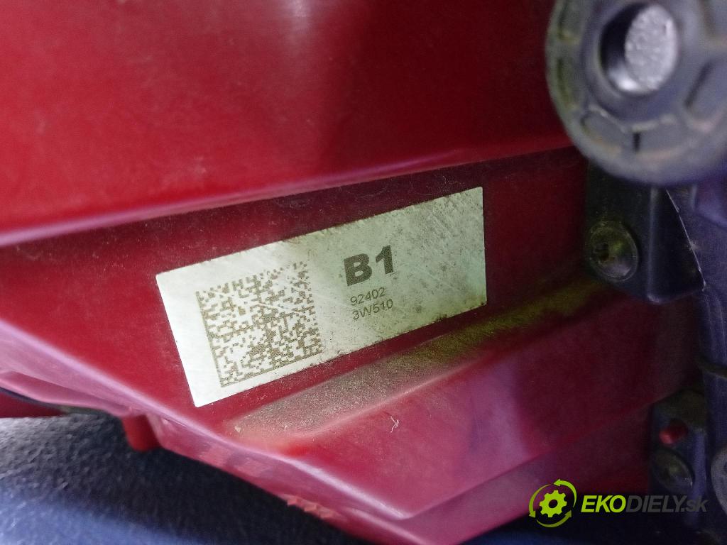 Kia Sportage 2014 svetlo / reflektor zad Prava: Vonkajsia: 92402-3W5