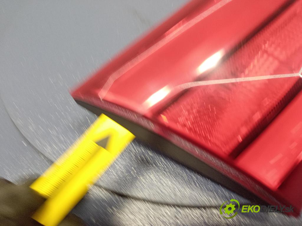 Kia Sportage 2014 světlo Zad: levá Uvnitř 92405-3W