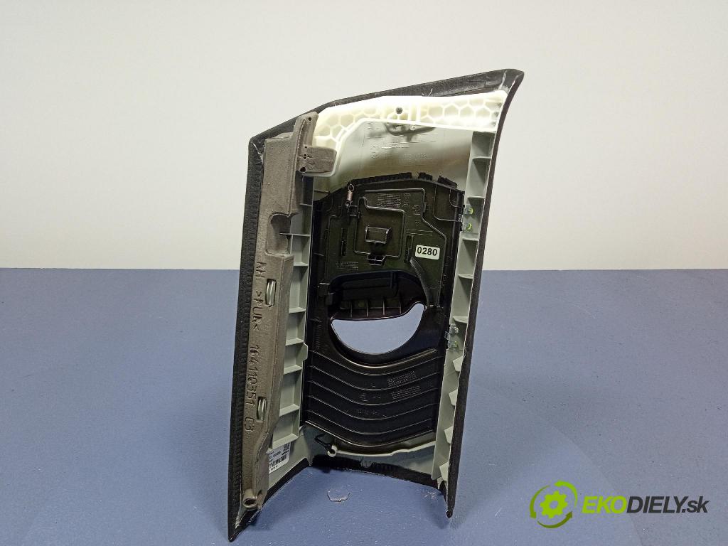 Bmw X7 0 kryt Plast: Interiéry: 5A0DA54