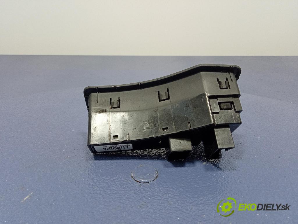 Kia Sportage 2014 Přepínač Světel: 93700-3U120WK