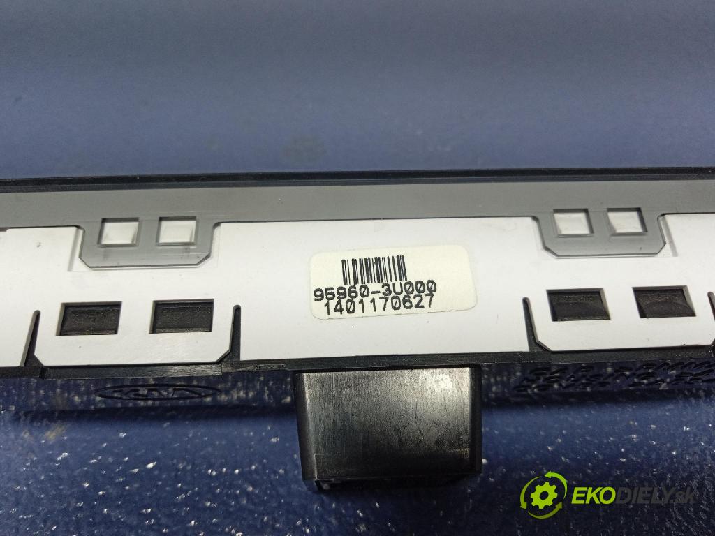 Kia Sportage 2014 Lampy Uvnitř 95960-3U000