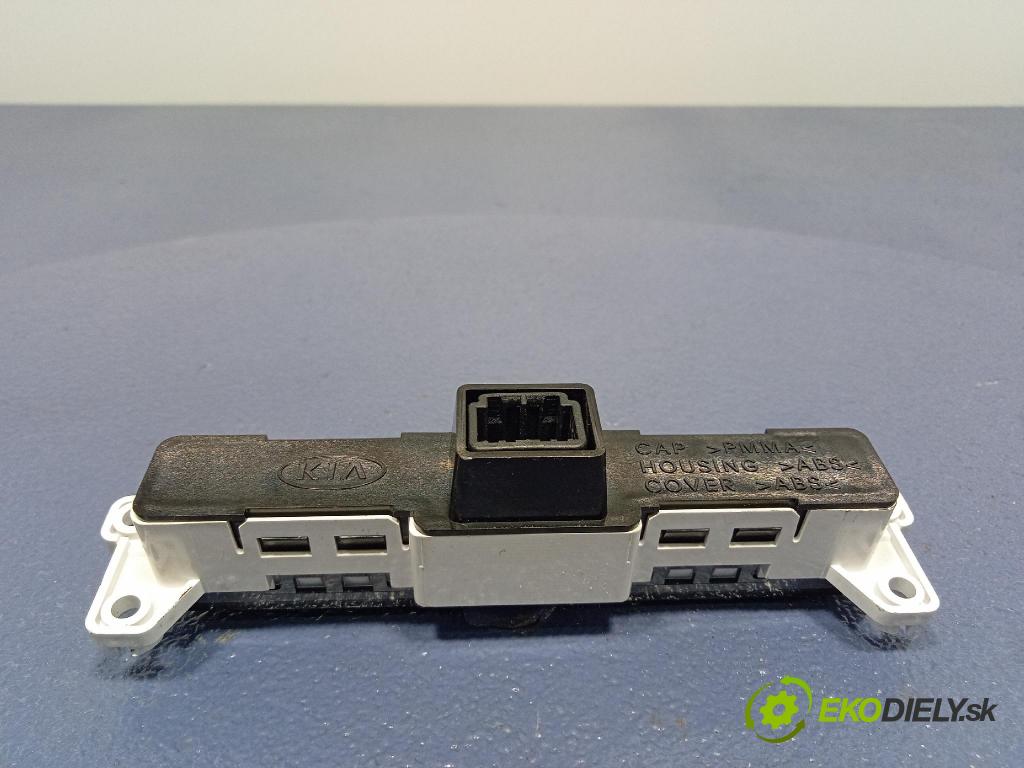 Kia Sportage 2014 Lampy Uvnitř 95960-3U000