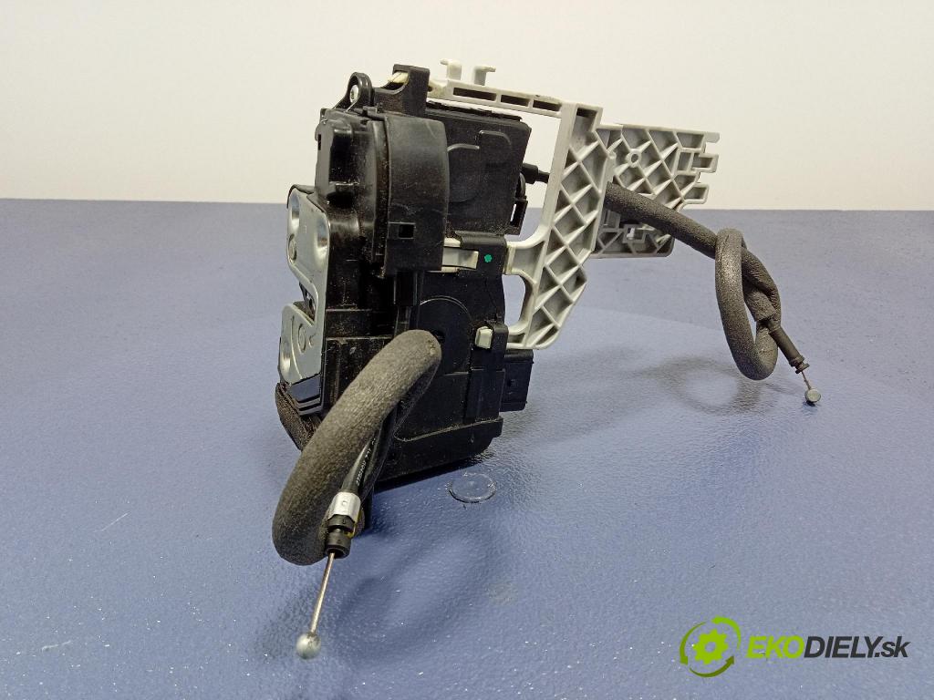 Kia Sportage 2014 zámek dveře před Levý: 81310-3U000