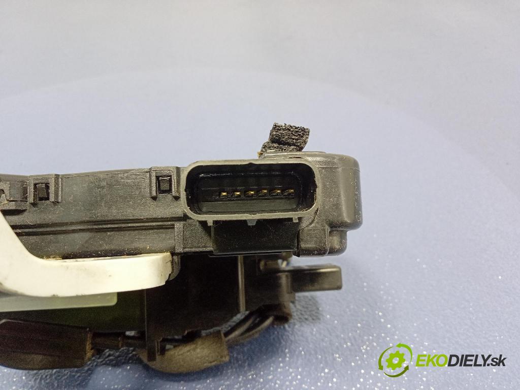 Kia Sportage 2014 zámek dveře před Levý: 81310-3U000