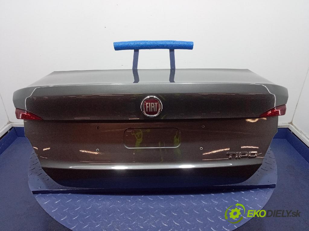 Fiat Tipo 2016 zadna dveře kufra: kufra: