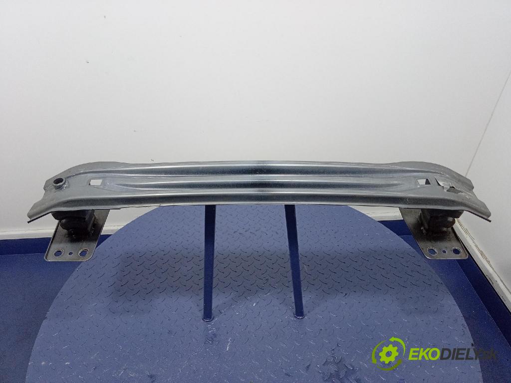 Fiat Tipo 2016 výstuha Predné: / pas predný