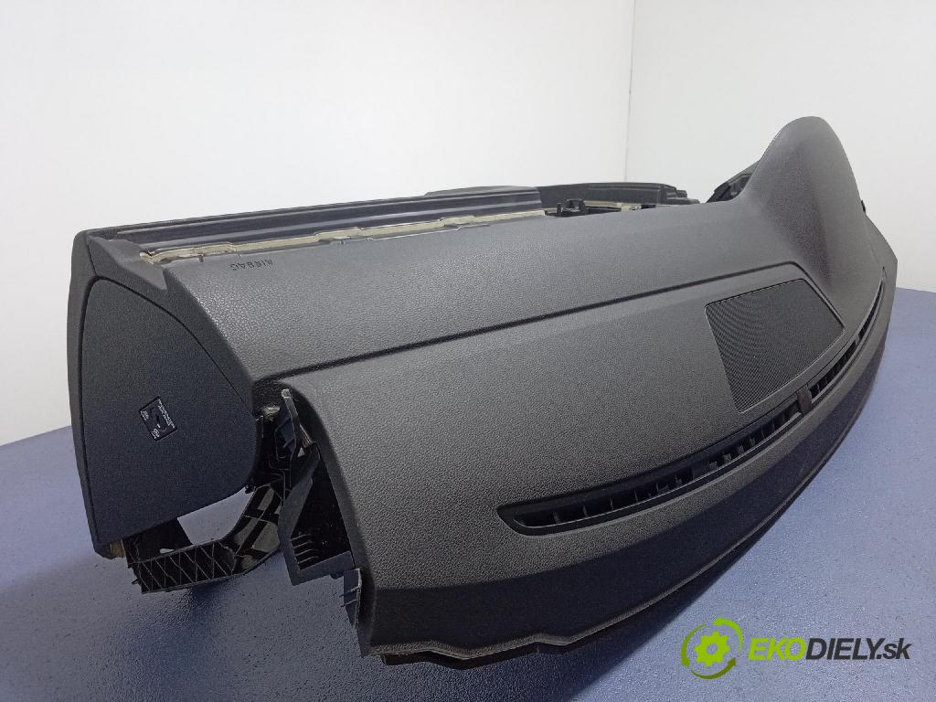 Vw Passat 2015 kokpit,přistrojova deska