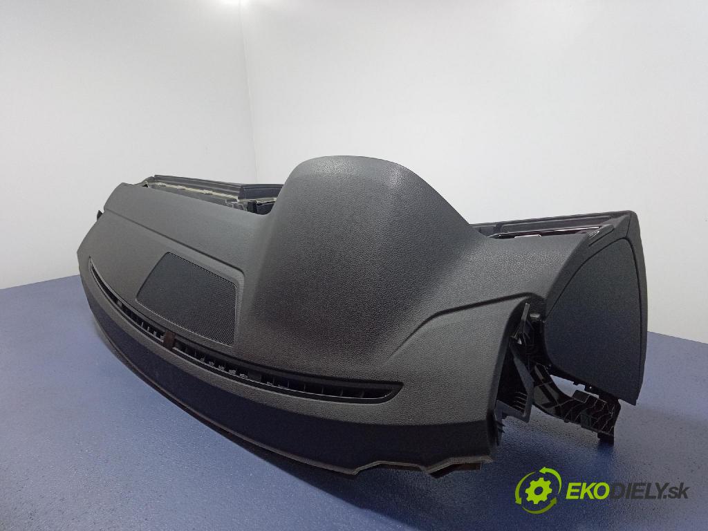 Vw Passat 2015 kokpit,přistrojova deska