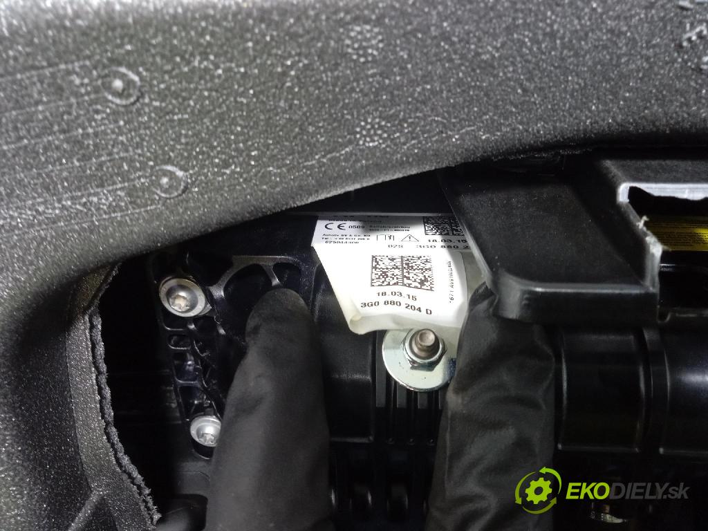 Vw Passat 2015 kokpit,přistrojova deska