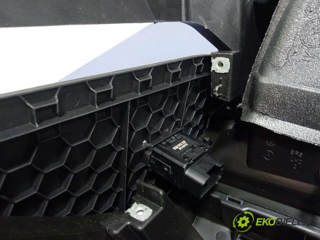 Vw Passat 2015 kokpit,přistrojova deska