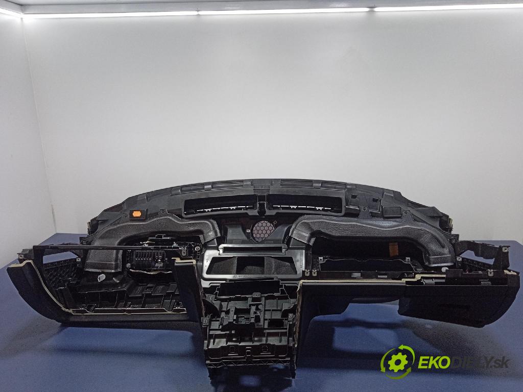 Vw Passat 2015 kokpit,přistrojova deska