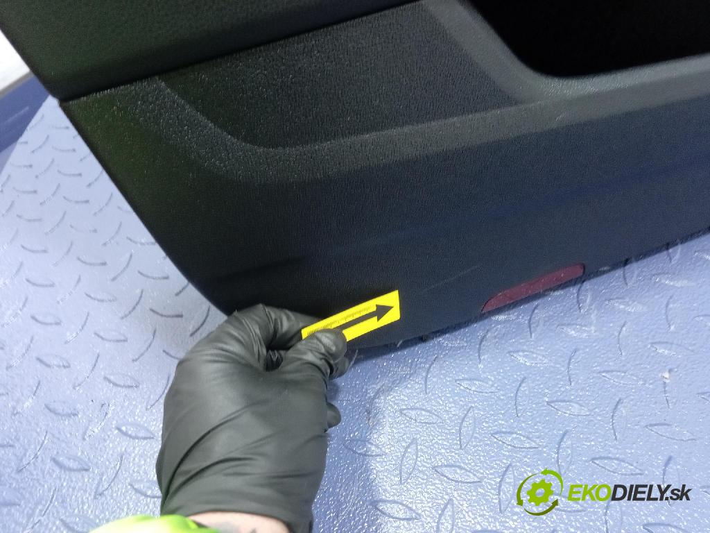 Vw Passat 2015 Tapacír: dveře před levá