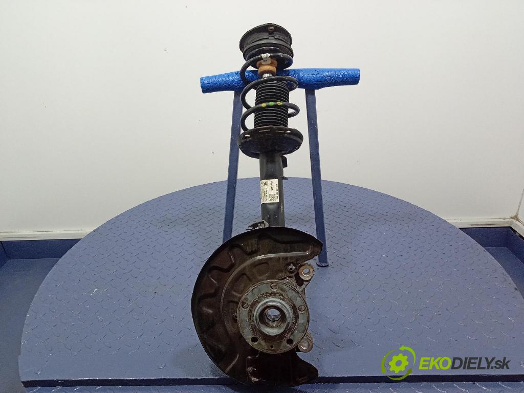 Vw Passat 2015 McPerson: v pravo: 3Q0413031BN