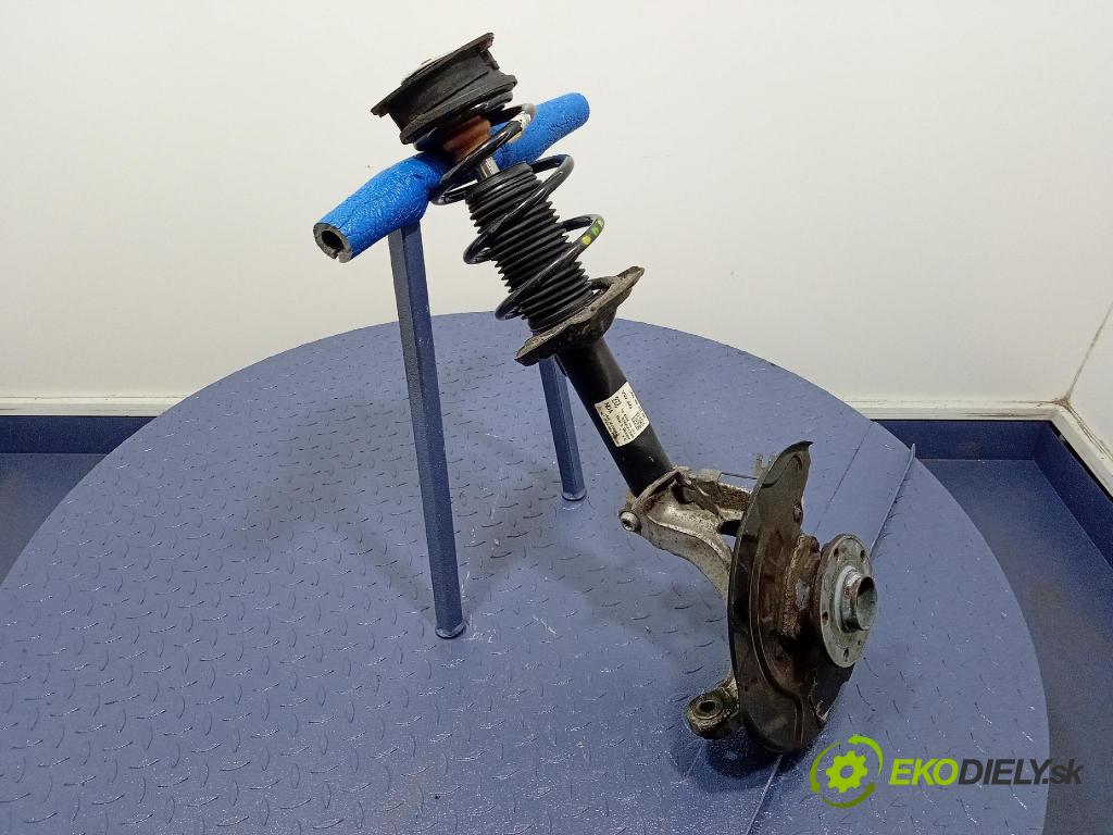 Vw Passat 2015 McPerson: v pravo: 3Q0413031BN