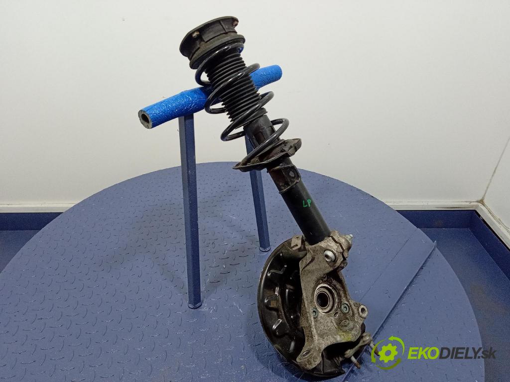 Vw Passat 2015 McPerson: Vľavo: 3Q0413031BN