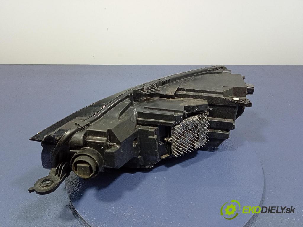 Audi A5 0 Reflektor: v pravo: 8W6941040B