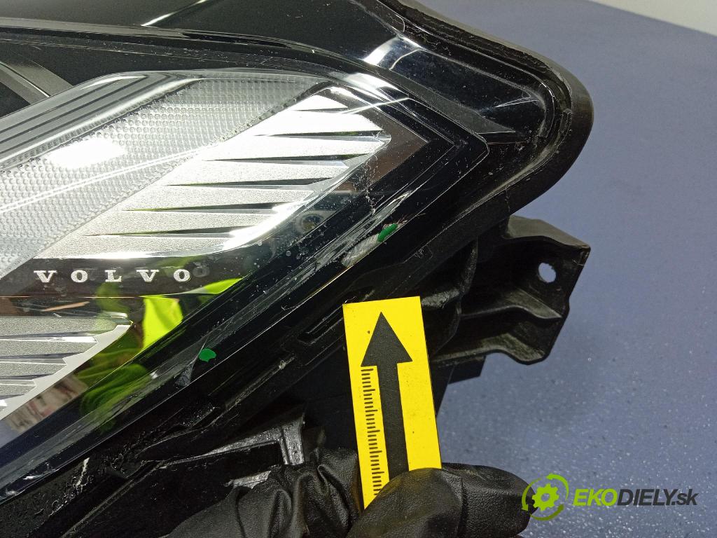 Volvo XC60 0 Reflektor: Vľavo: 32420430