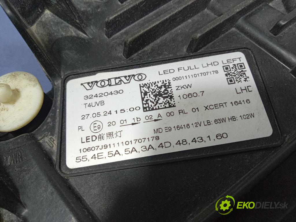 Volvo XC60 0 Reflektor: Vľavo: 32420430