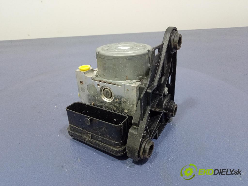 Vw Passat 2015 čerpadlo ABS x 3Q0907379R