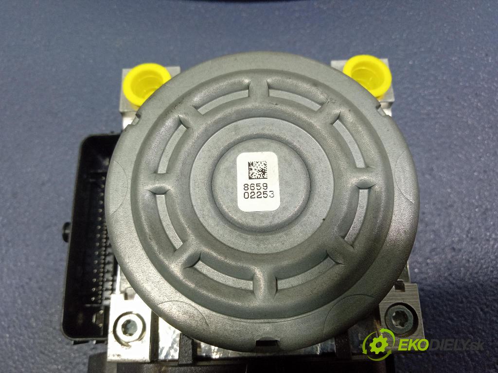 Vw Passat 2015 čerpadlo ABS x 3Q0907379R