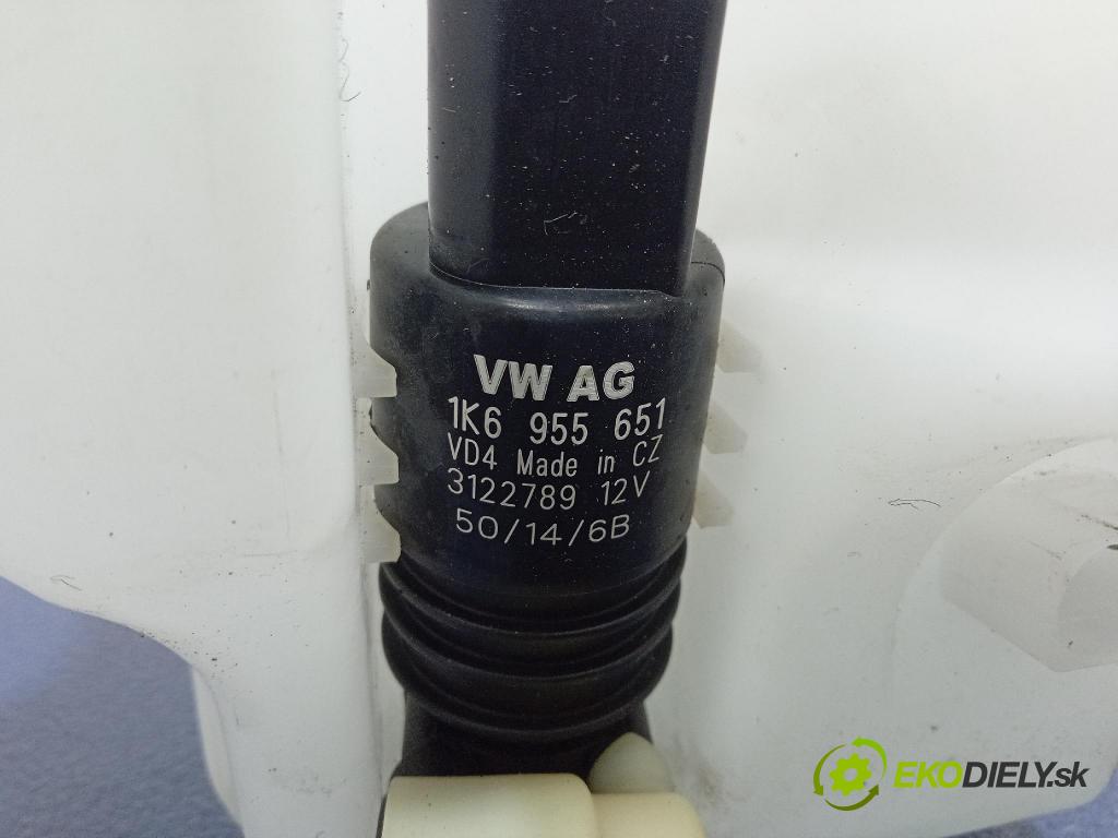 Vw Passat 2015 nádržka Podložka: 3Q0955448B