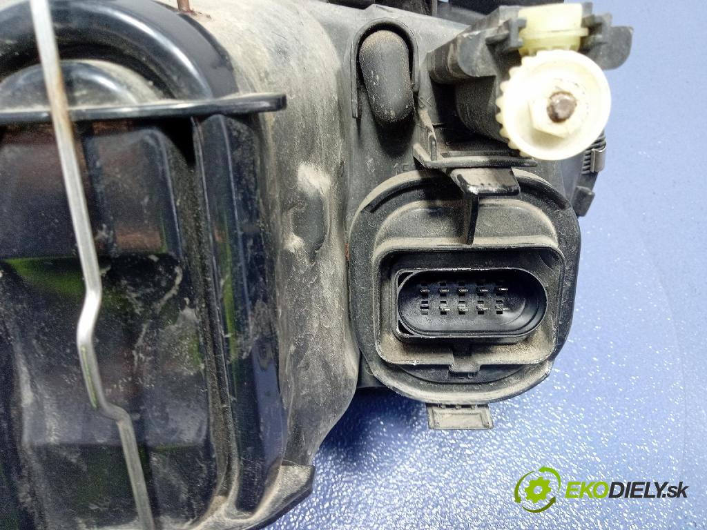 Vw Golf 1999 Reflektor: Vľavo: 150145-00