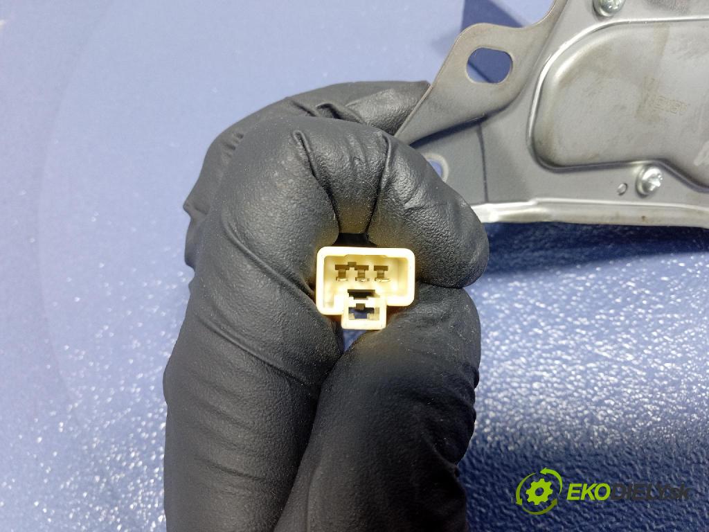 Daihatsu Sirion 2008 motor: Stierače: zad 85130-B1020