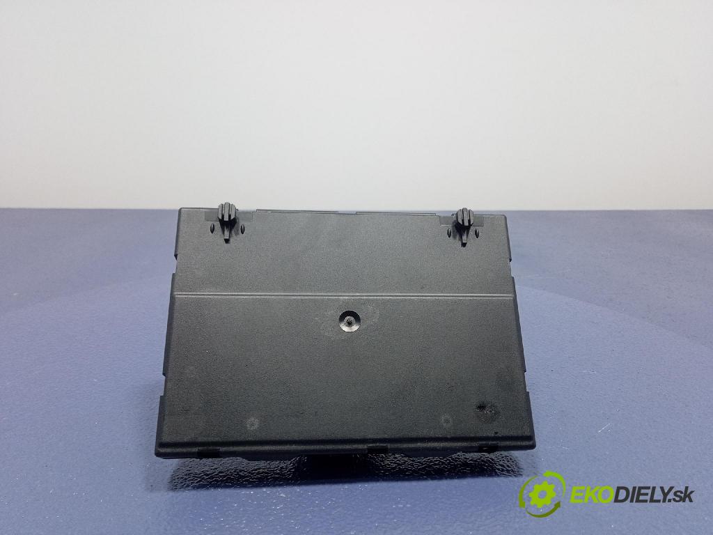 Vw Passat 2015 riadiaca jednotka Sedadlo: 3AA959257