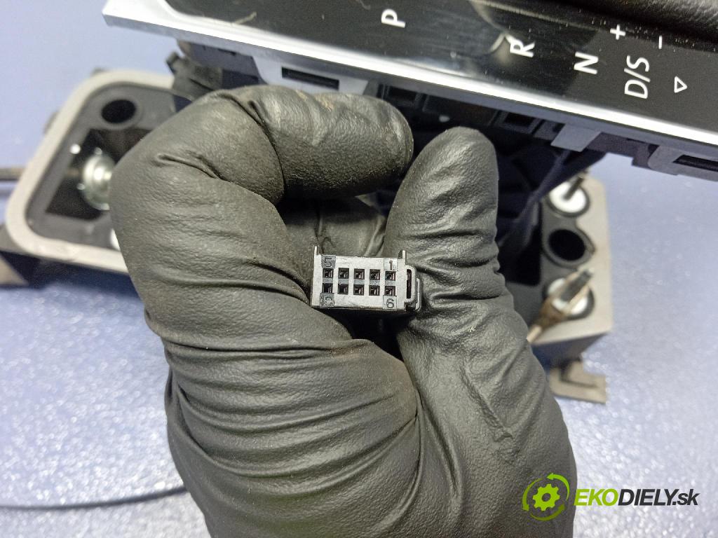 Vw Passat 2015 Páka: Zmeny: 3Q1713023C