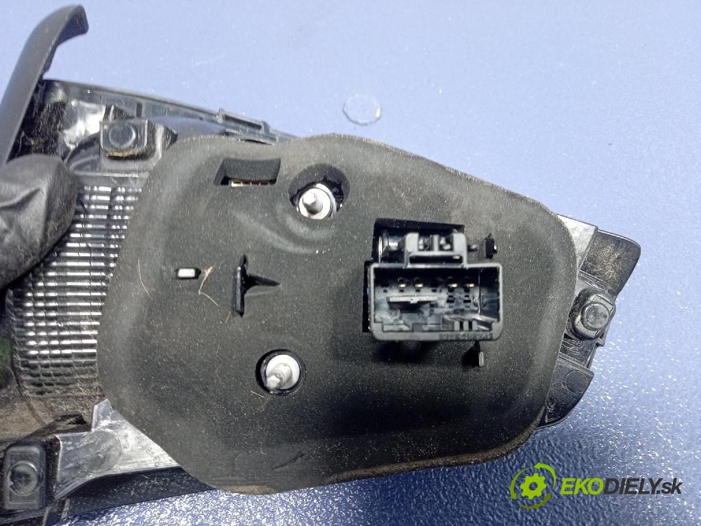 Vw Passat 2015 svetlo / reflektor zad ľavá Vnútri: