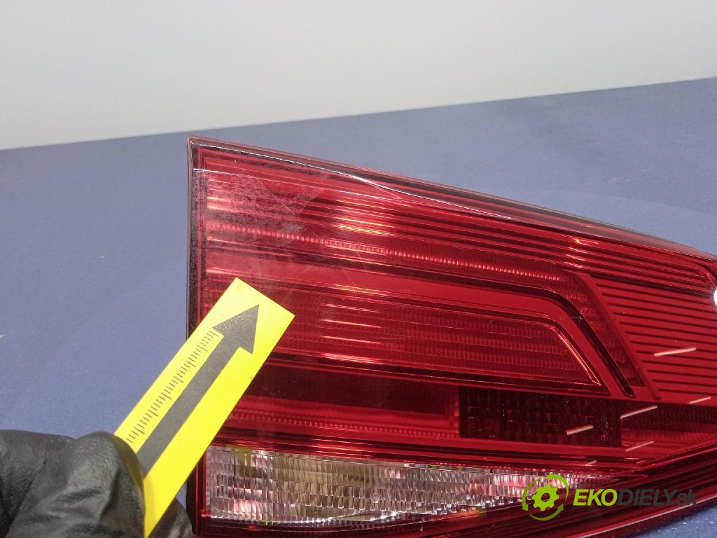 Vw Passat 2015 svetlo / reflektor zad ľavá Vnútri: 