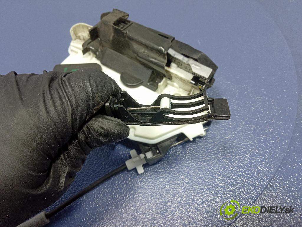 Vw Passat 2015 zámok dvere Predné Vľavo: 5E1837015A