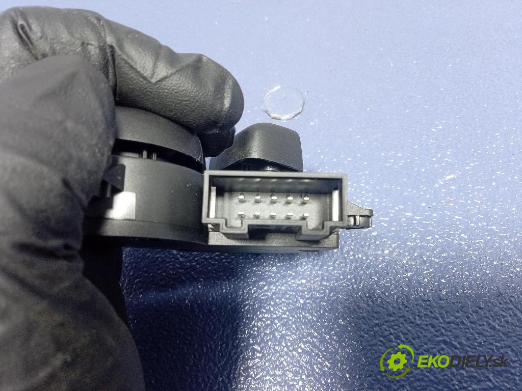 Vw Passat 2015 prepínač Foto: 3G0959777A